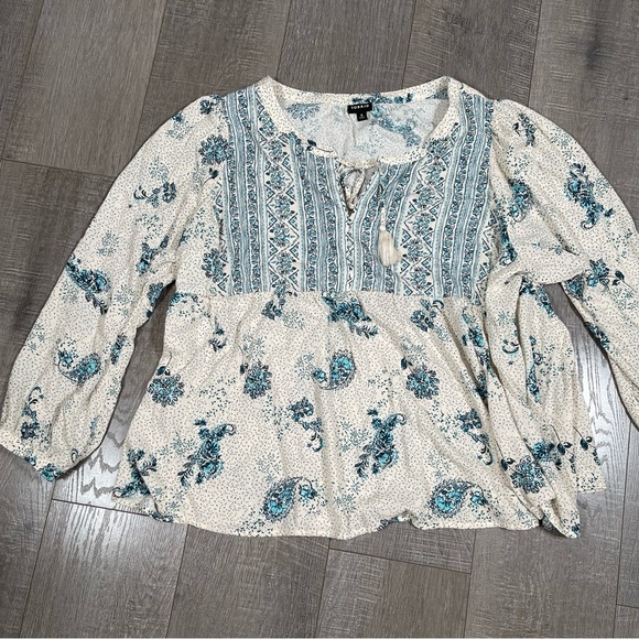 Torrid Women’s Top Blouse Floral Tassel  Size 3  3X - Picture 1 of 4